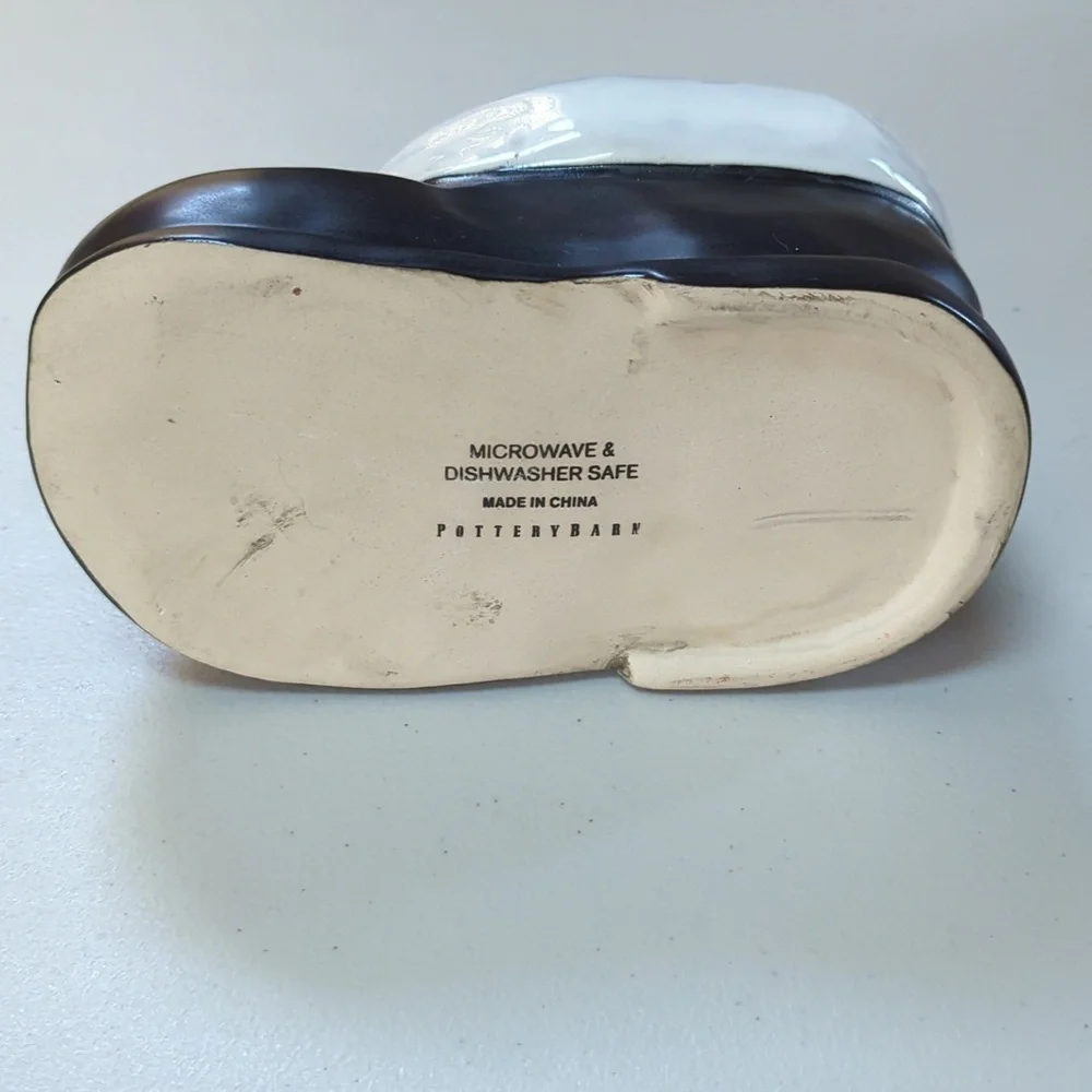 Pottery Barn, Santa Shoe bowl/dish